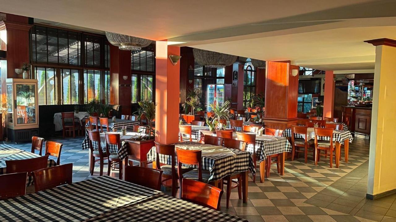 טטובו Hotel Emka מראה חיצוני תמונה