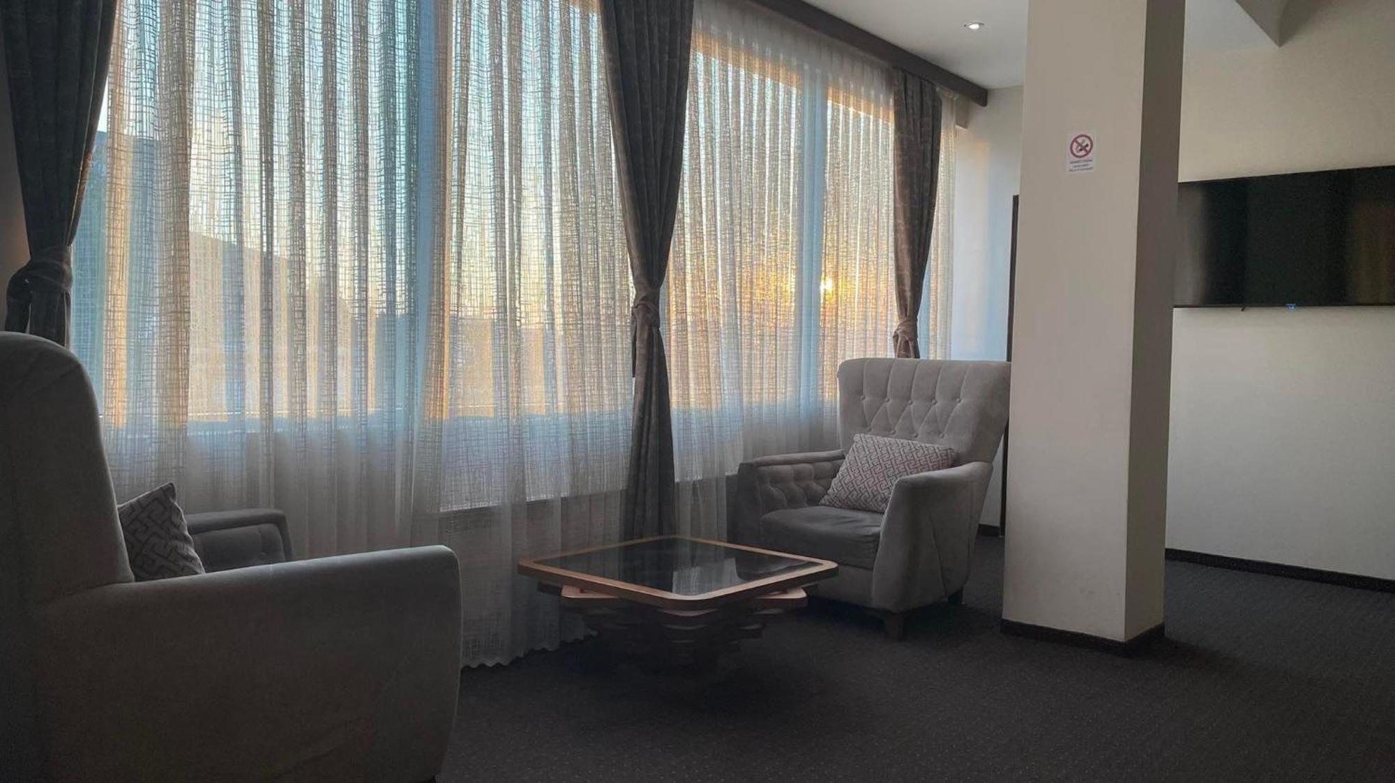 טטובו Hotel Emka מראה חיצוני תמונה