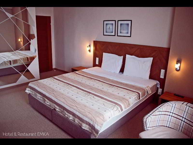 טטובו Hotel Emka מראה חיצוני תמונה
