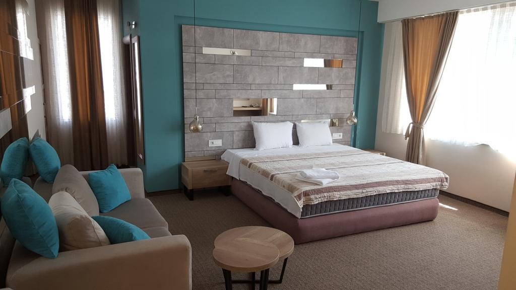 טטובו Hotel Emka מראה חיצוני תמונה